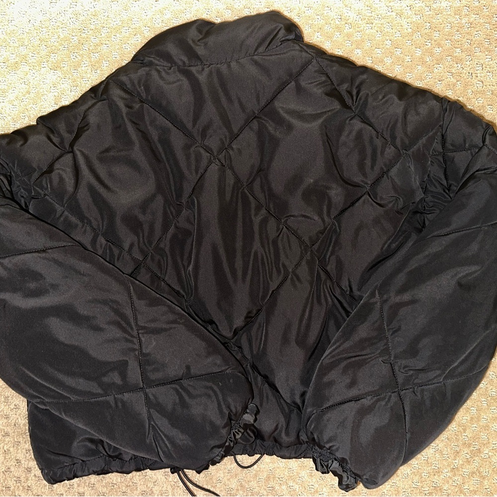 Women's Classic Black Puffer Jacket - Picture 4 of 5